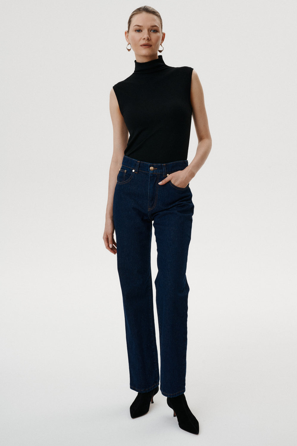 Granatowe klasyczne spodnie jeansowe Denim Dream II