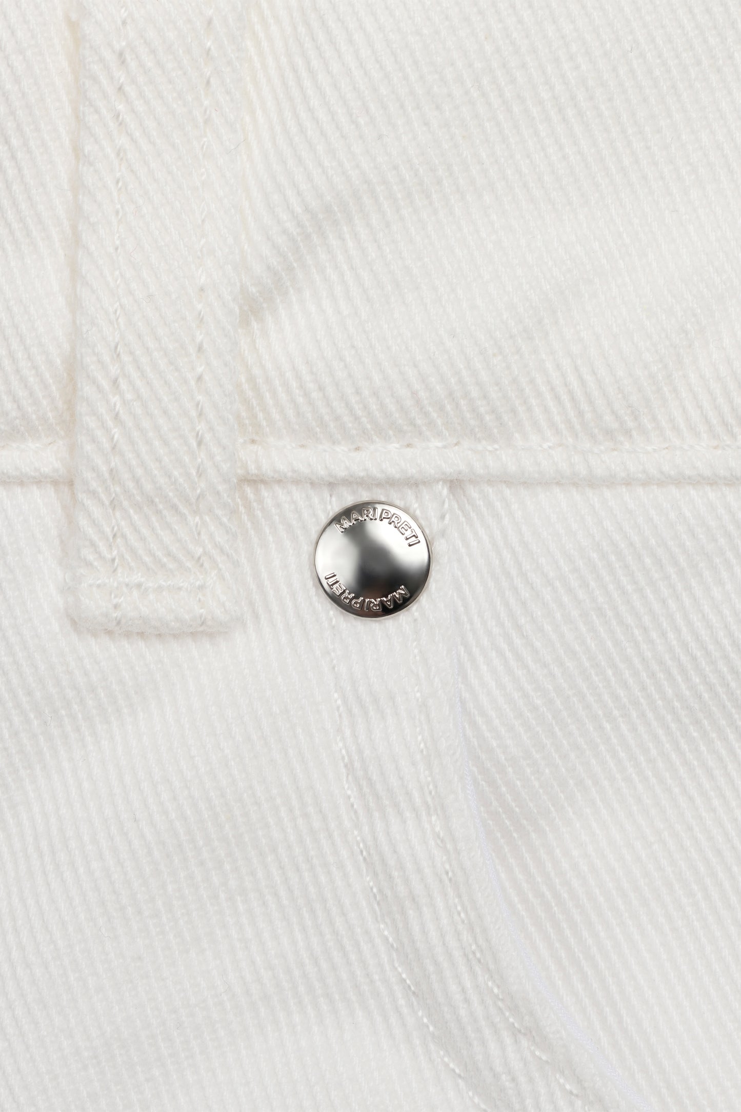 
                  
                    WHITE CLASSIC DENIM DREAM JEANS
                  
                