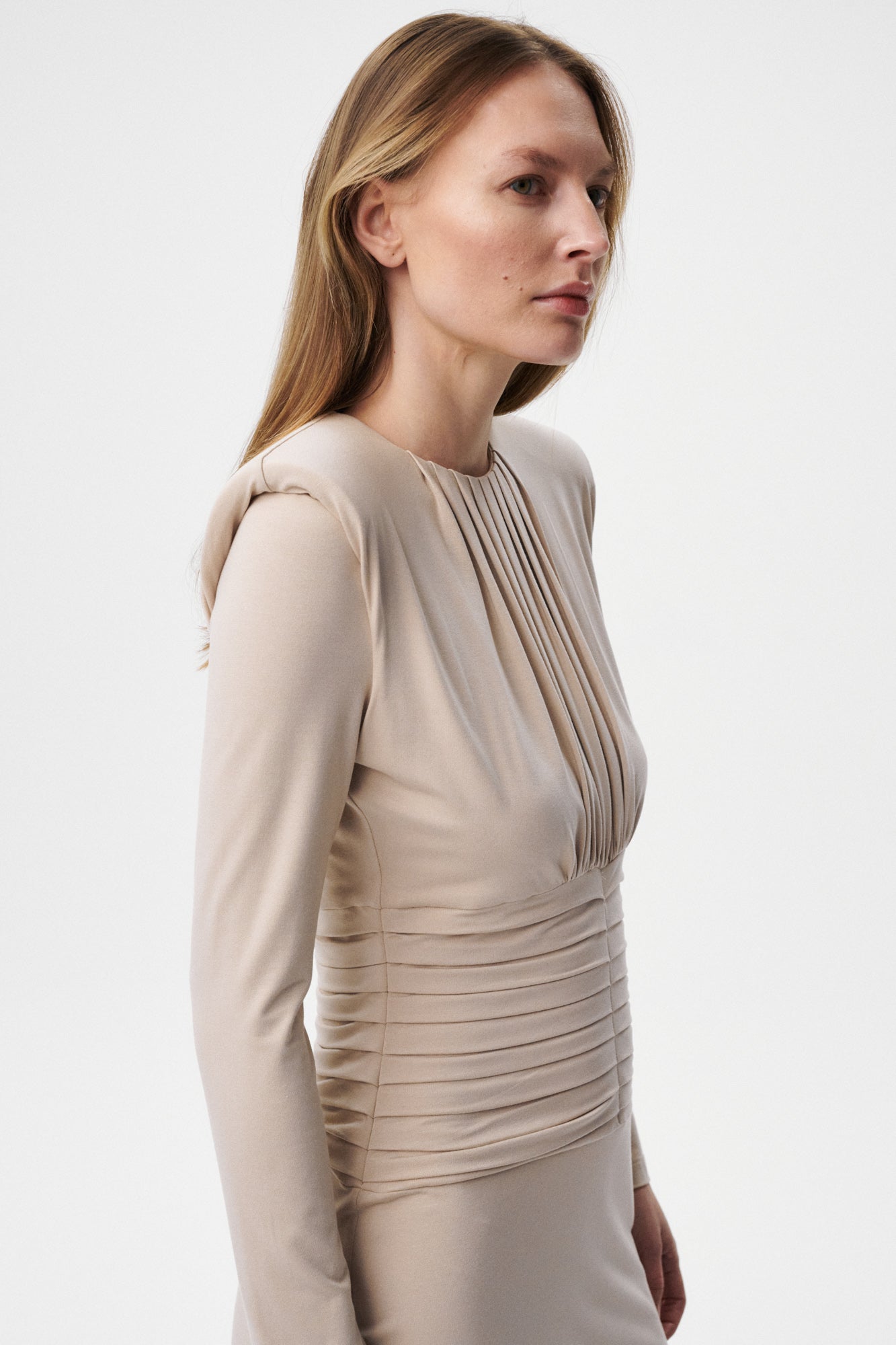 
                  
                    BEŻOWA SUKIENKA MIDI DELUNA II
                  
                