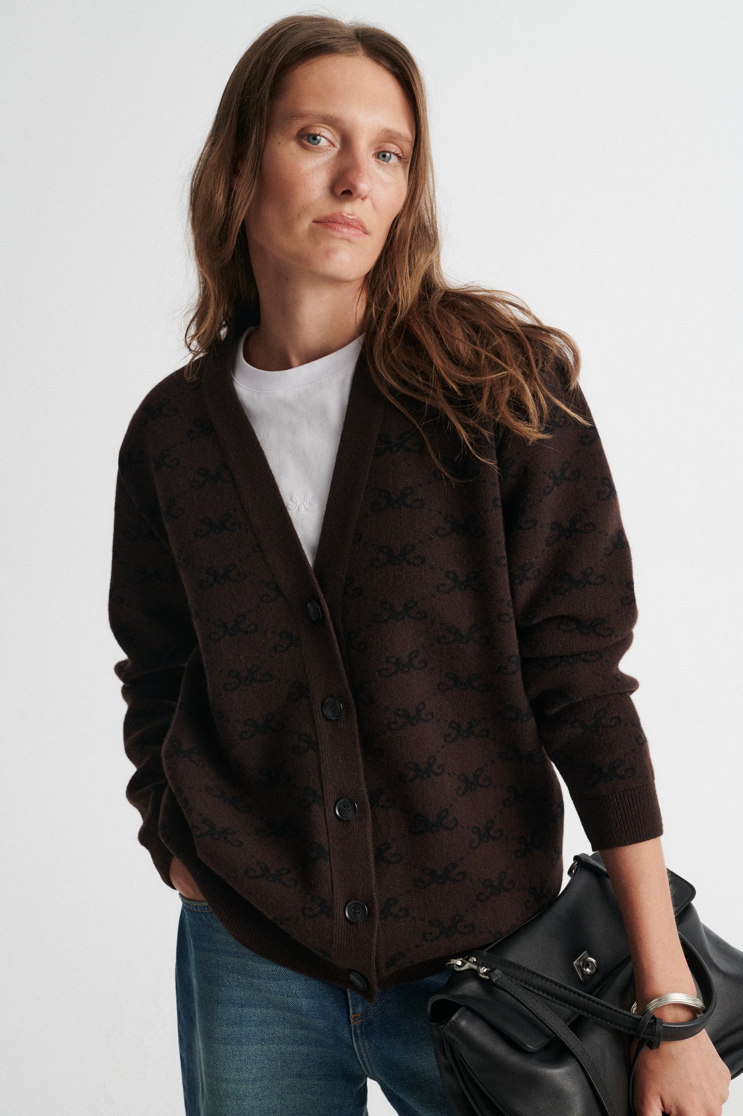 
                  
                    BRĄZOWY WEŁNIANO-KASZMIROWY KARDIGAN MONOGRAM M COZY
                  
                