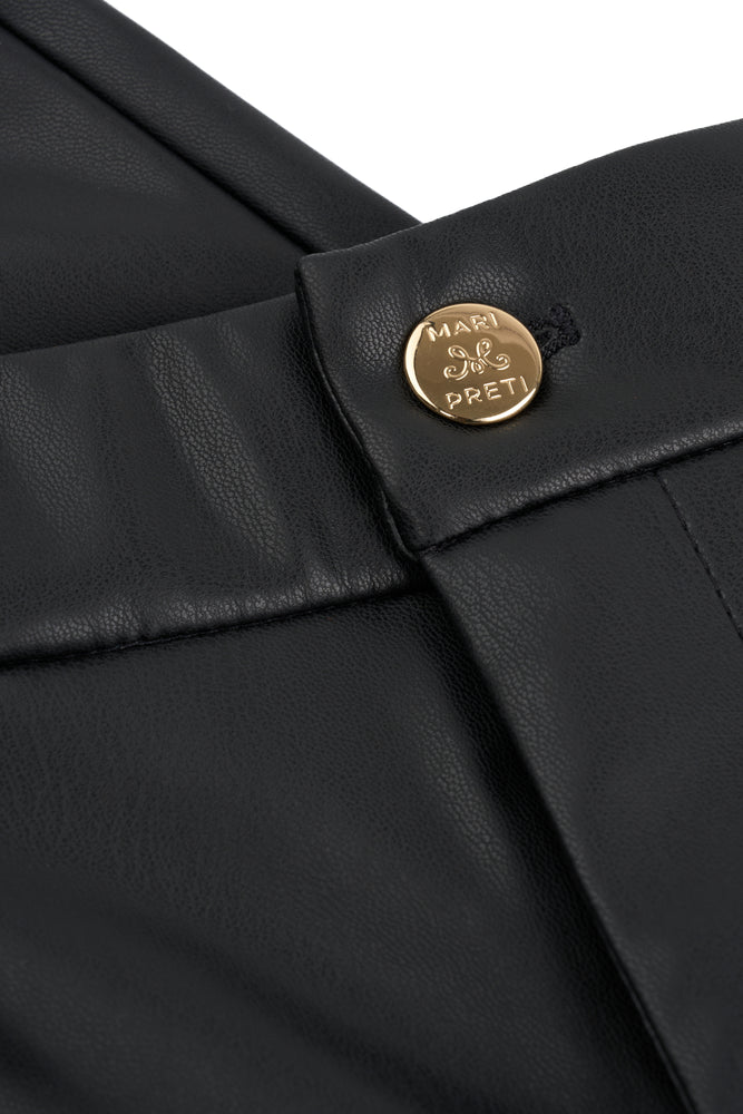 
                  
                    Czarne spodnie Arvella z teksturowanej tkaniny imitującej skórę
                  
                