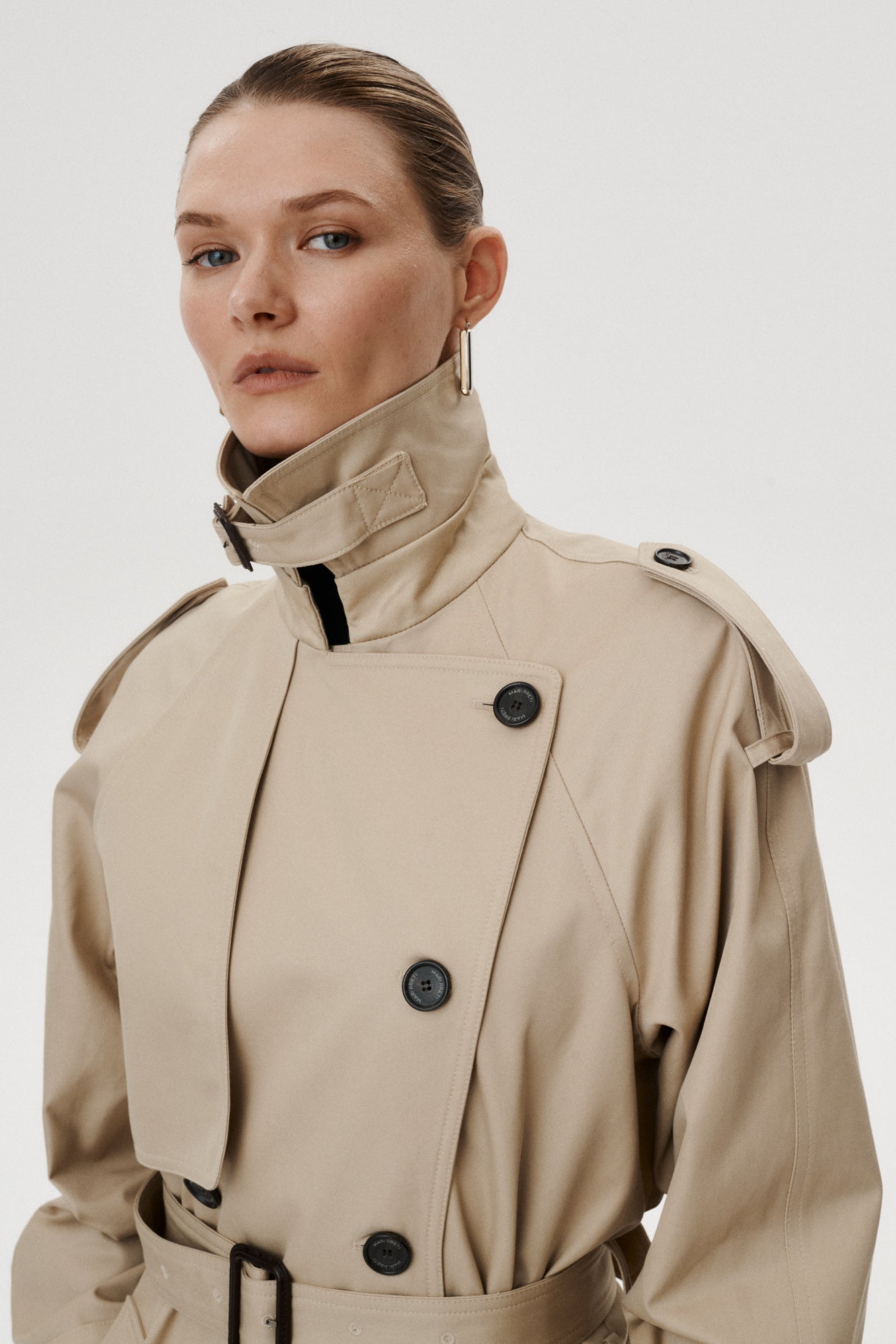 
                  
                    BAWEŁNIANY TRENCZ CHIARA
                  
                