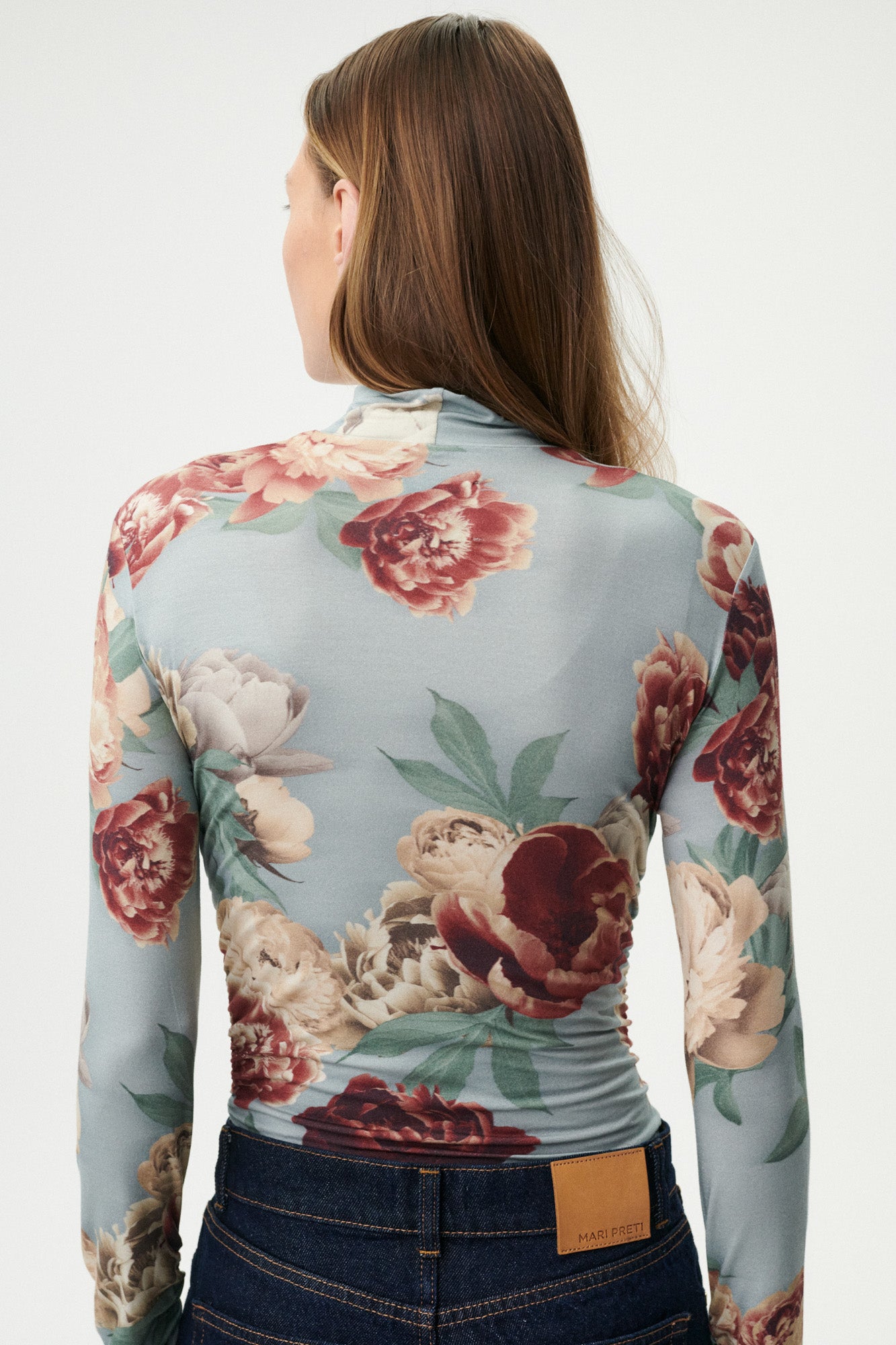 
                  
                    HALF-ZIP SWEATER FLOWER
                  
                