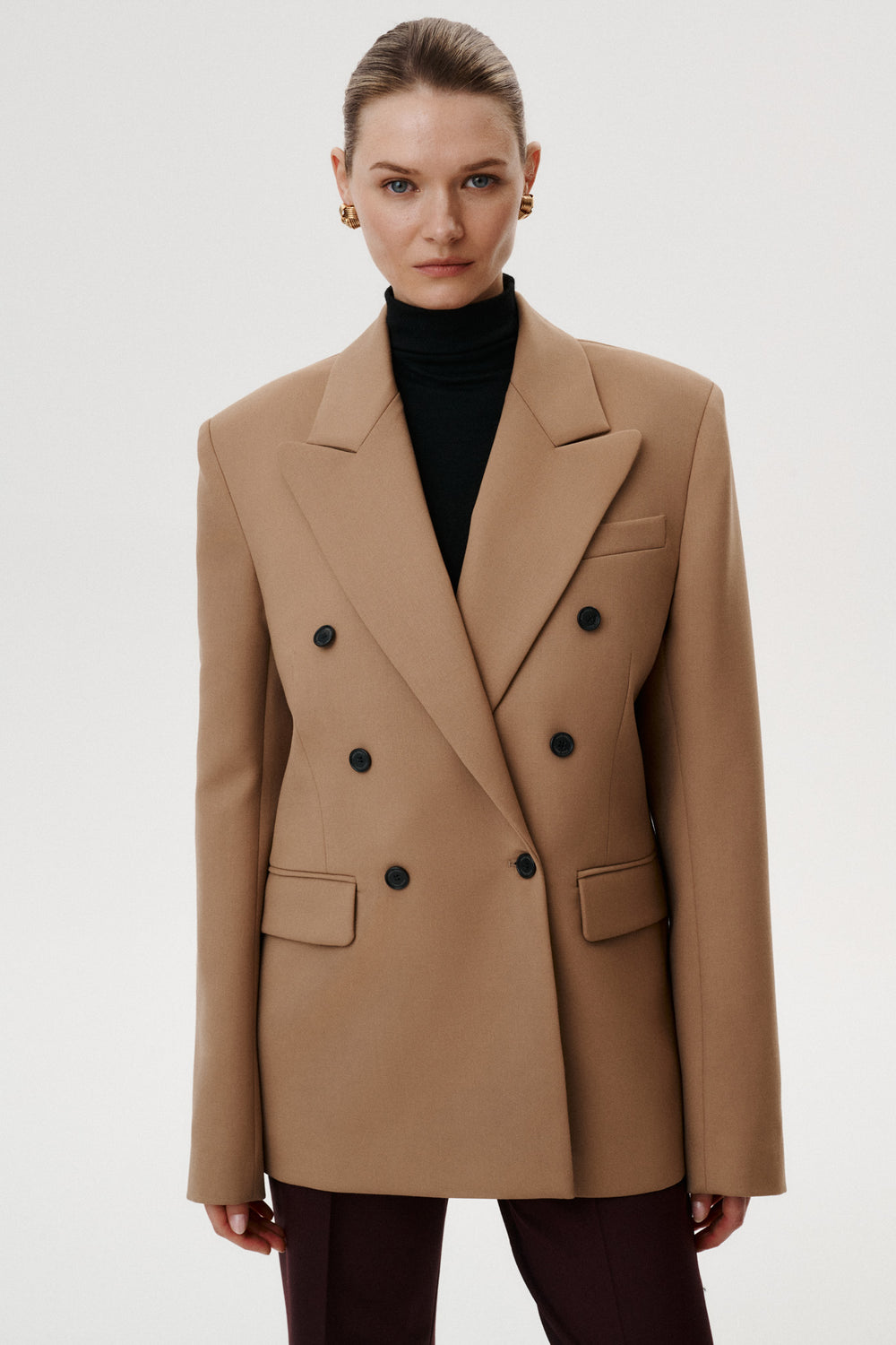 Camel wool double-breasted Sovana jacket with a wide collar and slightly oversized shoulders