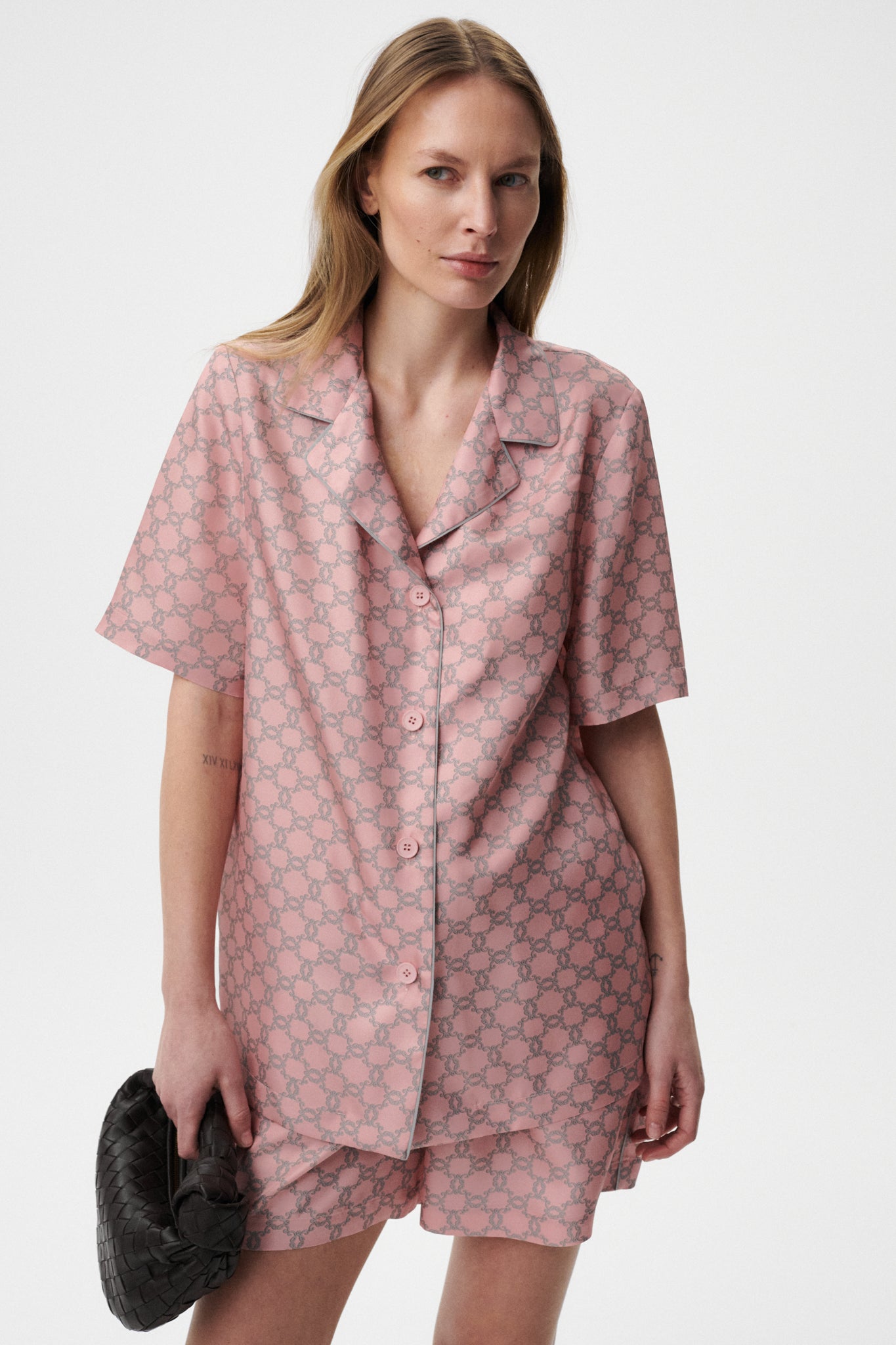 
                  
                    PINK SILK BLOUSE MONOGRAM M
                  
                